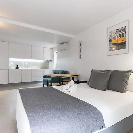 Апартаменти Alfama Modern Loft By Homing